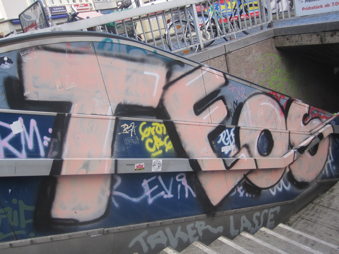 Graffiti Bombing - Photo by IG0R - Teos, Taker, Lasse