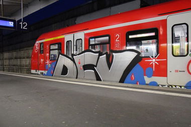 Graffiti Train - Photo by ILikeBigButts - dfv