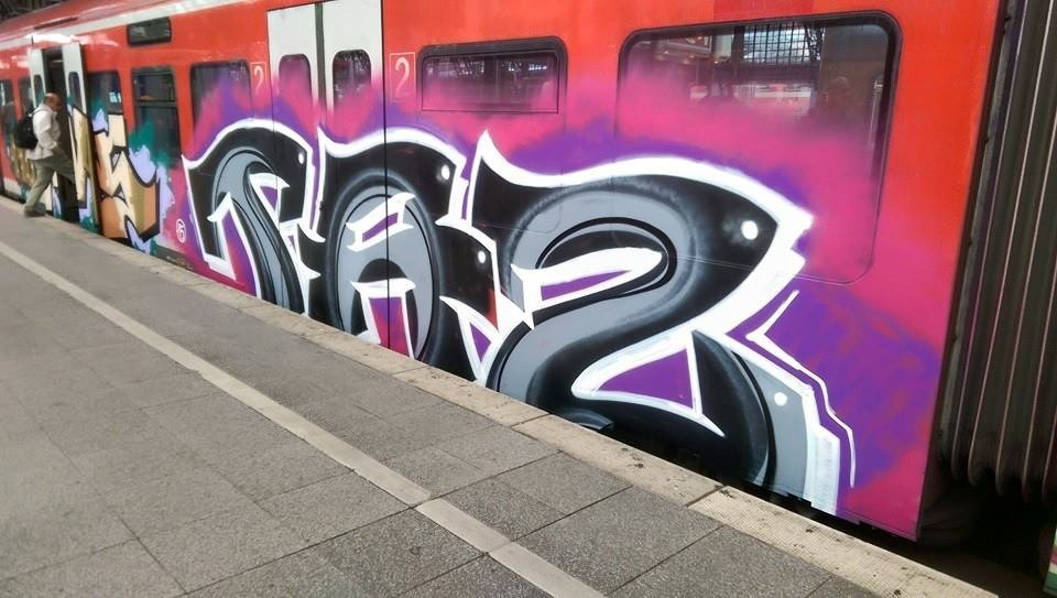 Graffiti Train - Photo by ILikeBigButts - taz