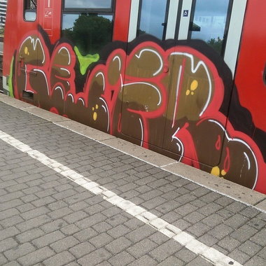 Graffiti Train - Photo by ILikeBigButts - Geier