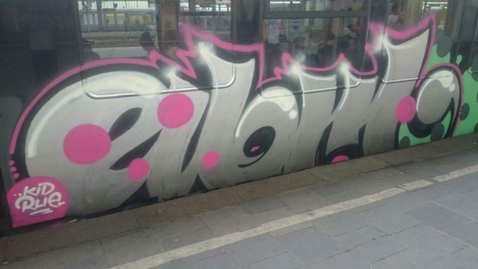 Graffiti Train - Photo by ILikeBigButts - abm