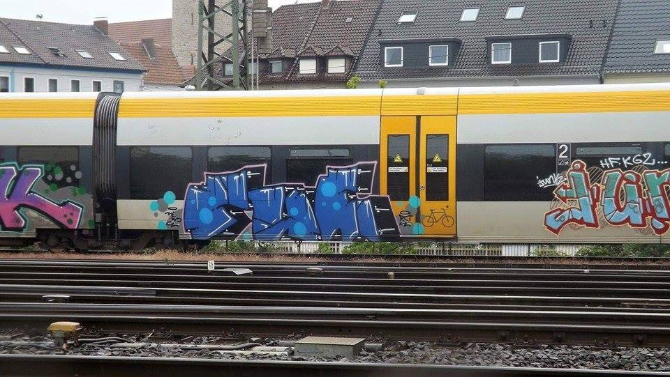 Graffiti Train - Photo by ILikeBigButts - rue