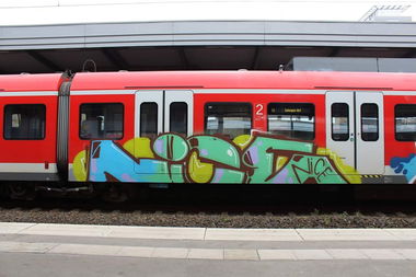 Graffiti Train - Photo by ILikeBigButts - nice, ibes