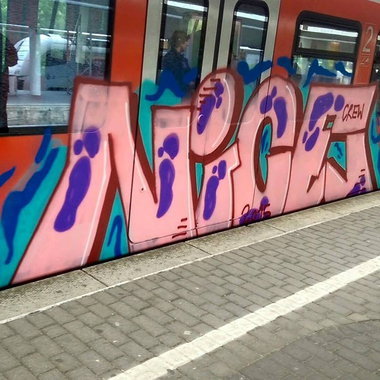 Graffiti Train - Photo by ILikeBigButts - nice