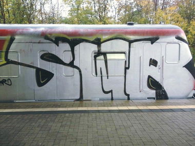 Graffiti Train - Photo by ILikeBigButts - swr