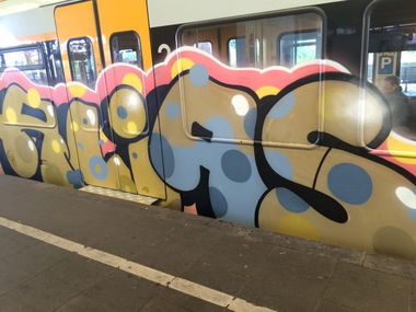Graffiti Train - Photo by ILikeBigButts - alias