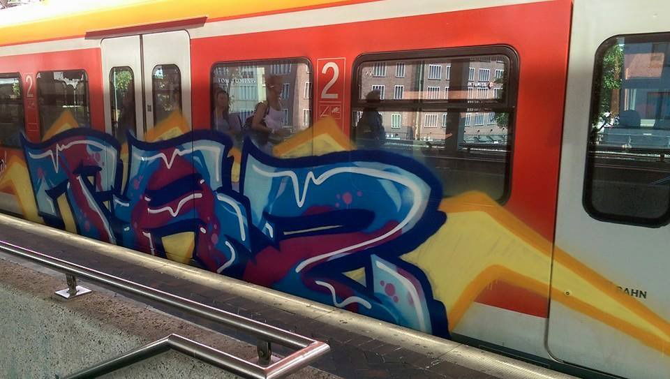 Graffiti Train - Photo by ILikeBigButts - taz