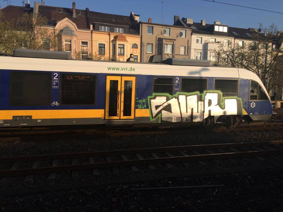 Graffiti Train - Photo by ILikeBigButts - swr, talk, indie