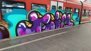 Graffiti Train - Photo by ILikeBigButts - foim