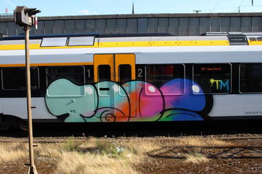 Graffiti Train - Photo by ILikeBigButts - taps