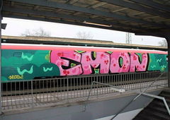 Graffiti Train - Photo by ILikeBigButts - emon