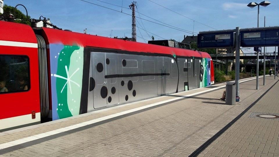 Graffiti Train - Photo by ILikeBigButts - dfv