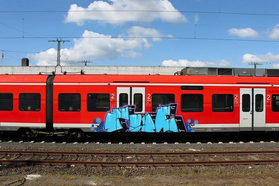Graffiti Train - Photo by ILikeBigButts - rue
