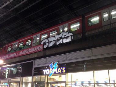 Graffiti Train - Photo by ILikeBigButts - odes