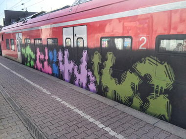 Graffiti Train - Photo by ILikeBigButts - think