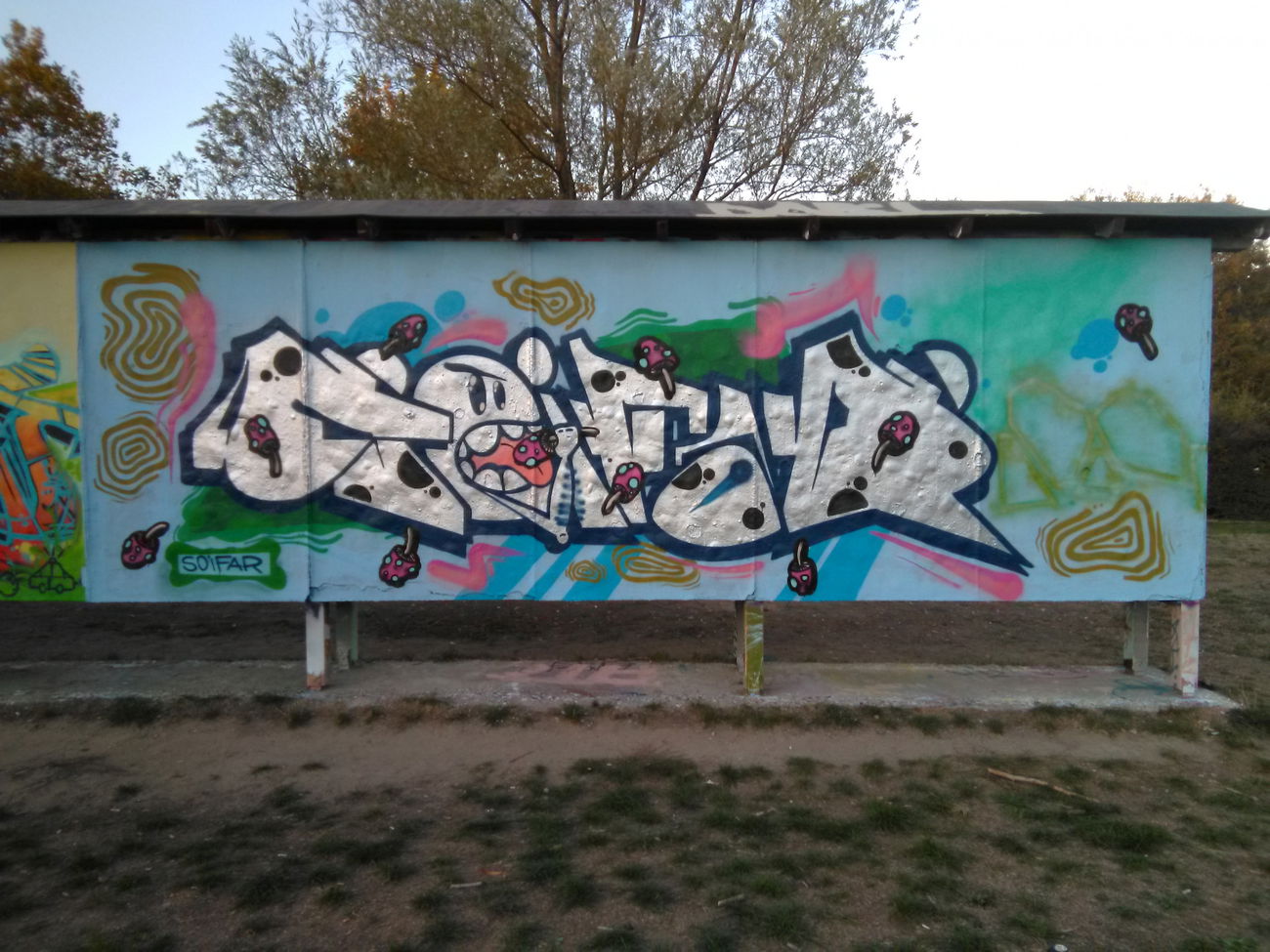 Graffiti Wall - Photo by ILoveTTs - soifar