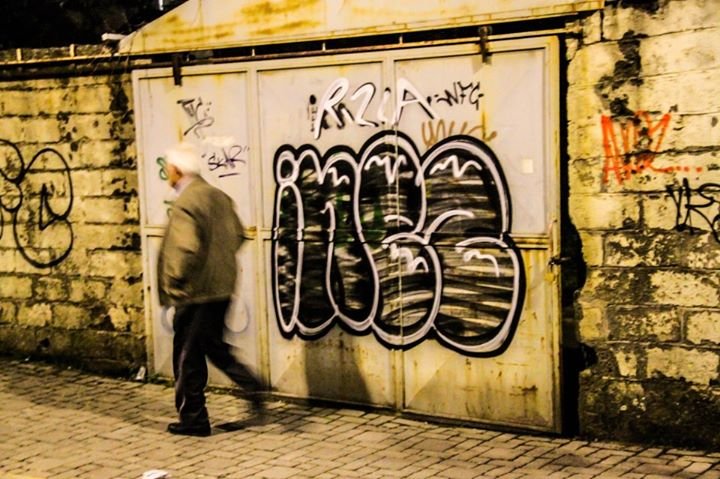 Graffiti Bombing - Photo by INEZ - throw, up, b&w