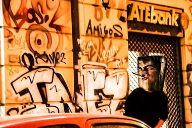 Graffiti Bombing - Photo by INEZ - athens, rizla