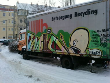 Graffiti Bombing in Leipzig - Photo by INFOrmation - Canis (2007)