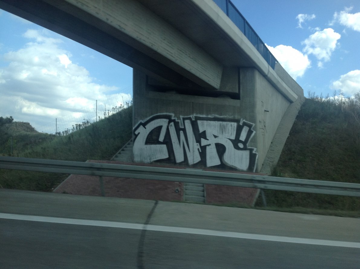 Graffiti Bombing in Walpernhain - Photo by INFOrmation - CWR