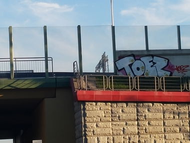 Graffiti Wall - Photo by INTERTOY - Chill, BHG, Toez