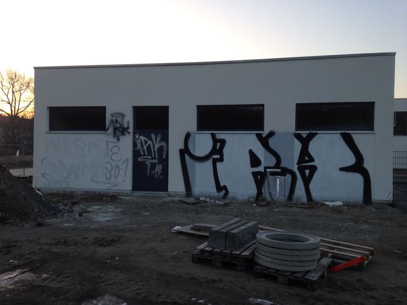 Graffiti Bombing in Leipzig - Photo by IRKCRU - Kaso, Dubai, Siek (2014)