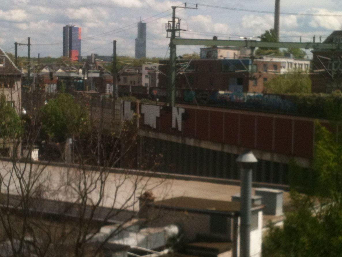 Graffiti Bombing in Köln - Photo by Ihrefeld1 - LTN