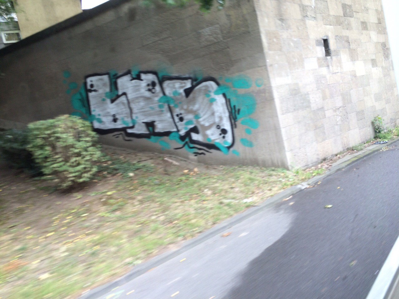 Graffiti Bombing in Köln - Photo by Ihrefeld1 - LHS