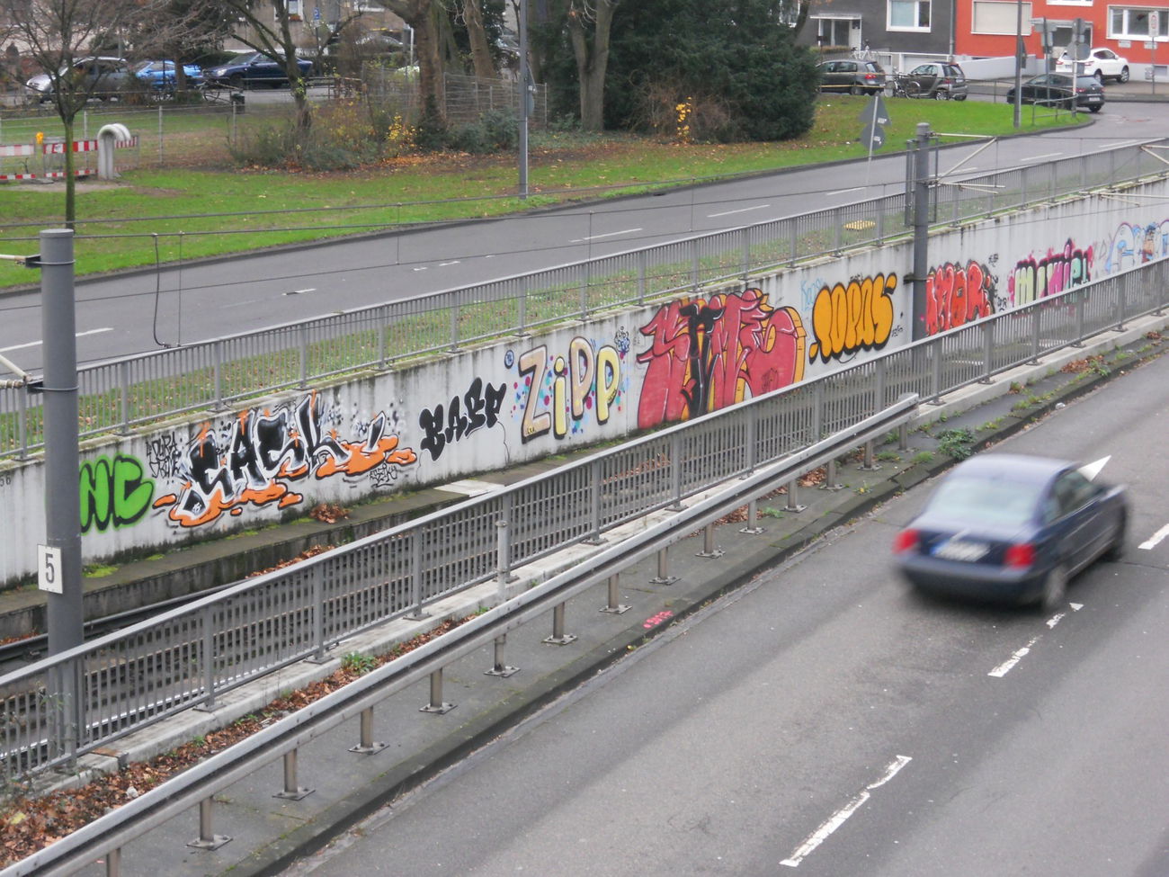 Graffiti Bombing in Köln - Photo by Ihrefeld1 - Sask, Zipp, Same