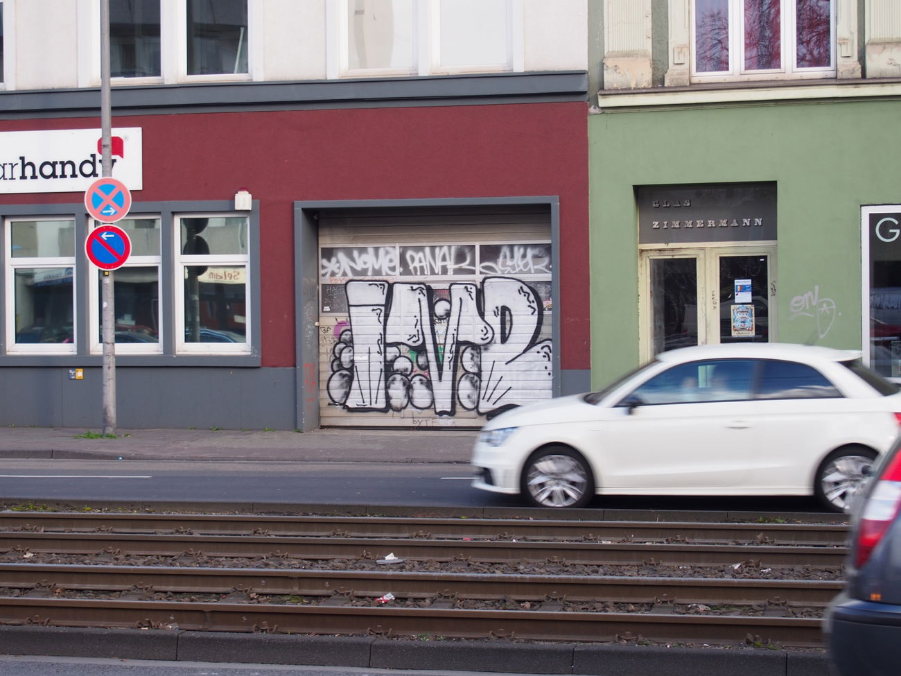 Graffiti Bombing in Köln - Photo by Ihrefeld1 - IMR