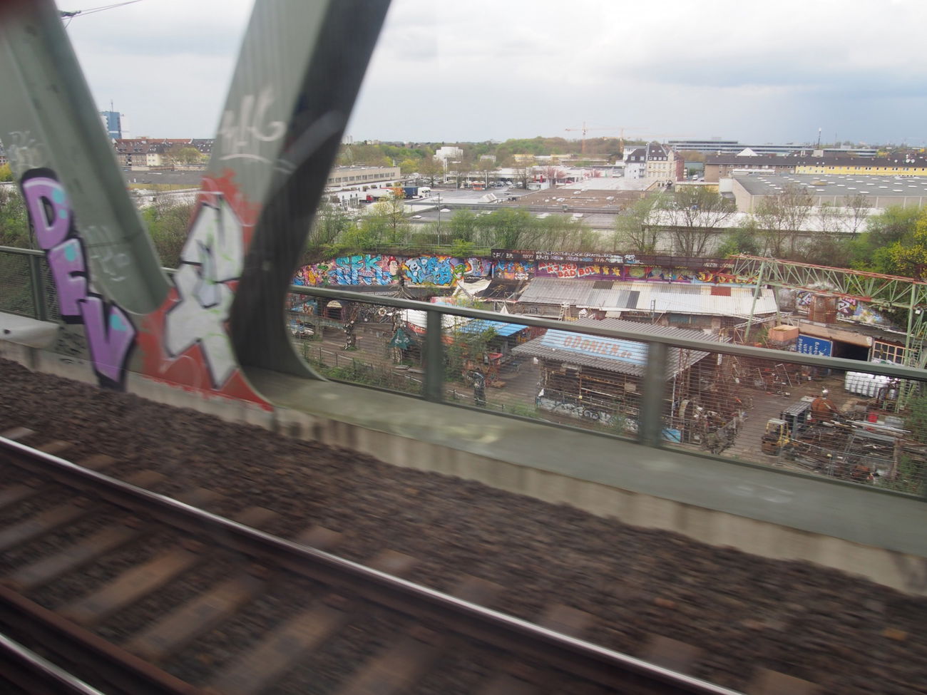 Graffiti Bombing in Köln - Photo by Ihrefeld1 - DFV, Nix, SFK