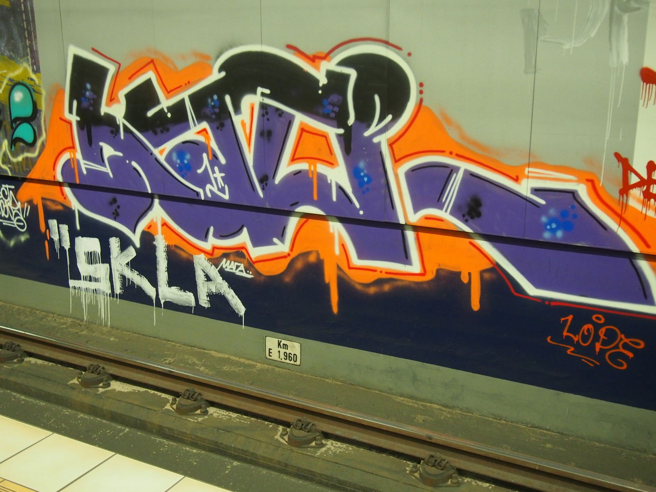 Graffiti Bombing in Köln - Photo by Ihrefeld1 - Hate