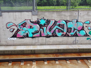 Graffiti Bombing in Köln - Photo by Ihrefeld1 - Pilot