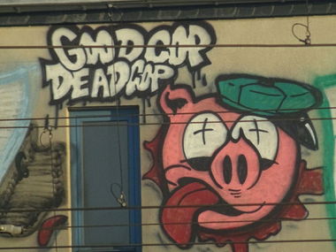 Graffiti Bombing in Köln - Photo by Ihrefeld1 - GoodCopDeadCop