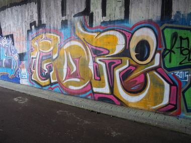 Graffiti Bombing in Köln - Photo by Ihrefeld1 - Gory