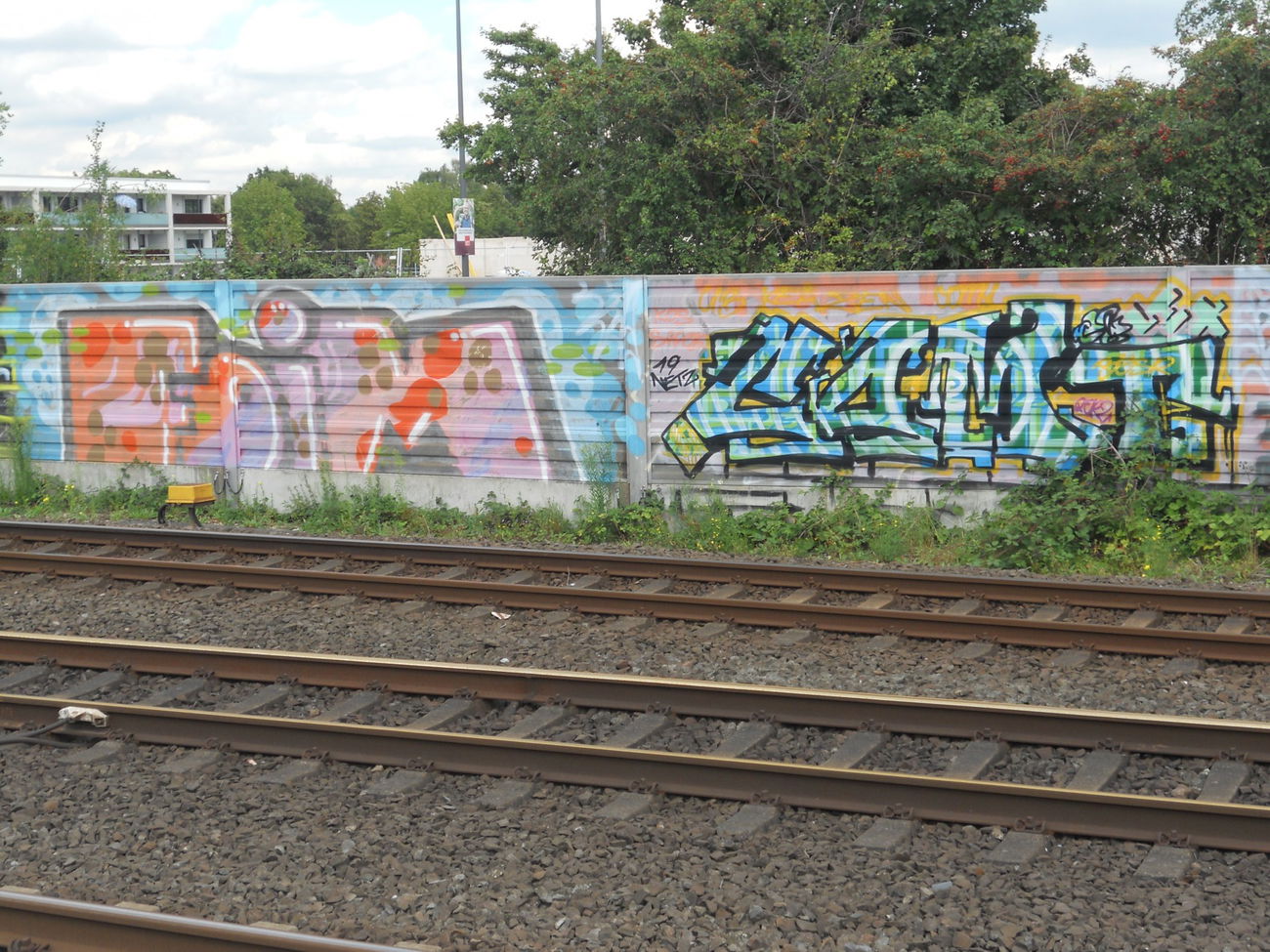 Graffiti Bombing in Köln - Photo by Ihrefeld1 - Foim, Comi