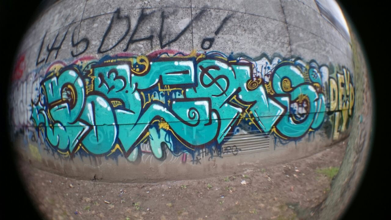 Graffiti Bombing in Köln - Photo by Ihrefeld1 - Pokas