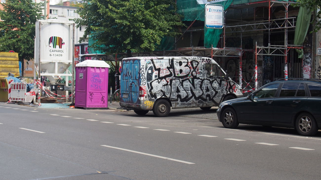 Graffiti Bombing in Berlin - Photo by Ihrefeld1 - TB, Kanay