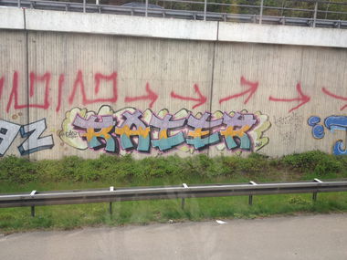 Graffiti Bombing in Köln - Photo by Ihrefeld1 - Racer