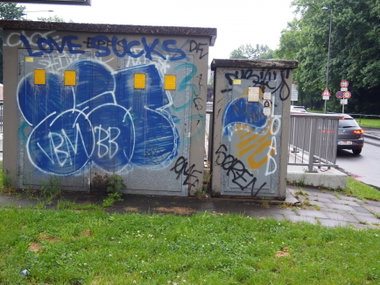 Graffiti in Köln - Photo by Ihrefeld1 - Zet, Love, sucks