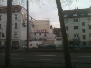 Graffiti Bombing in Köln - Photo by Ihrefeld1 - Racer (2014)