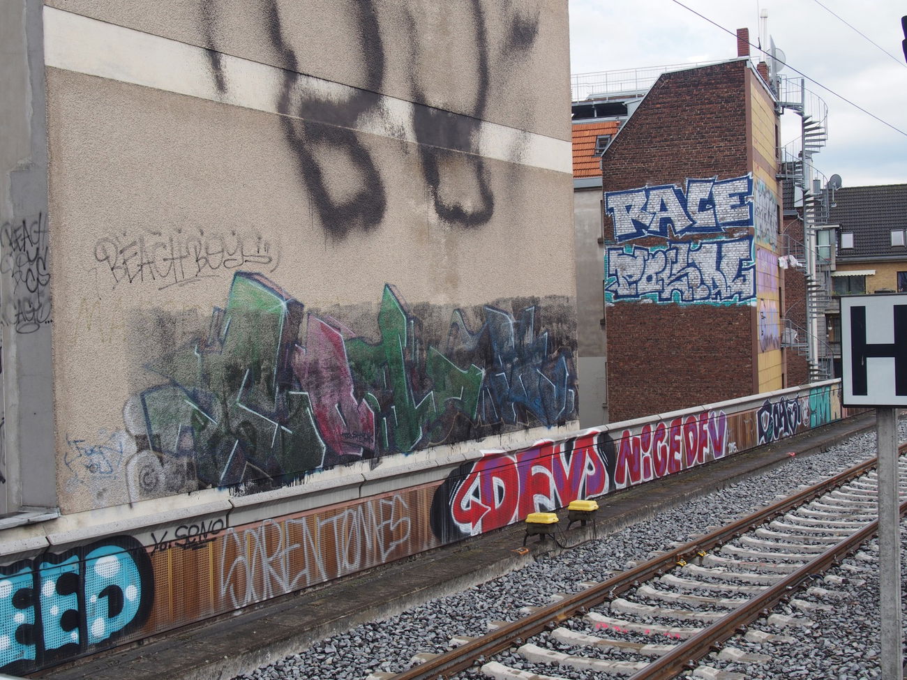 Graffiti Bombing in Köln - Photo by Ihrefeld1 - BB, Racer, Pokal