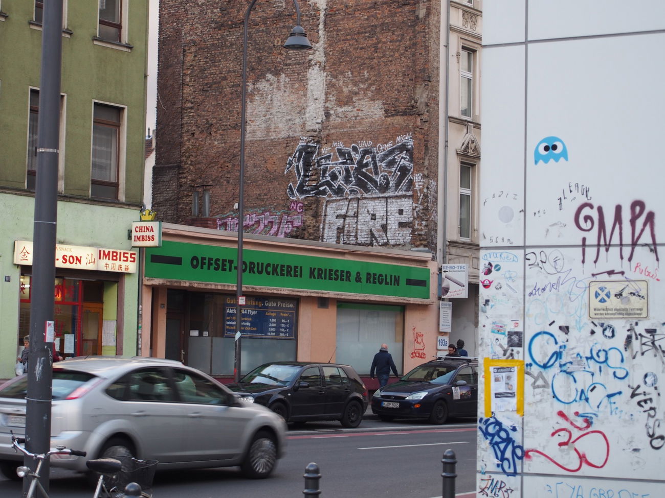 Graffiti Bombing in Köln - Photo by Ihrefeld1 - Pezze, Fire, Luks