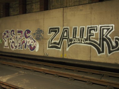 Graffiti Bombing in Köln - Photo by Ihrefeld1 - Peps, Zauer