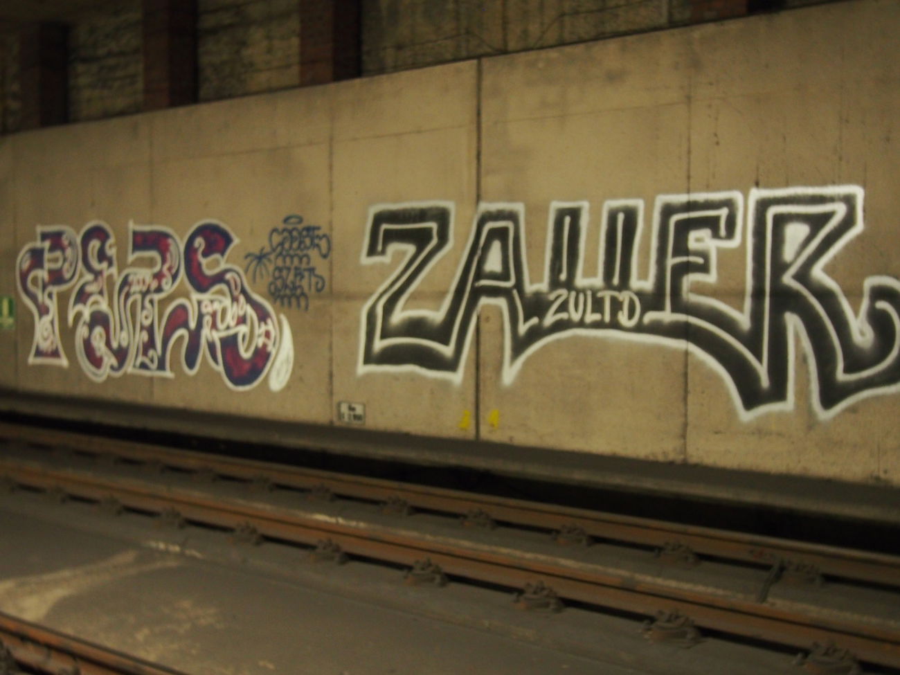 Graffiti Bombing in Köln - Photo by Ihrefeld1 - Peps, Zauer