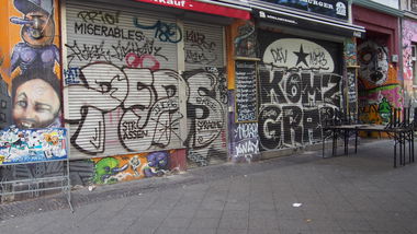 Graffiti Bombing in Berlin - Photo by Ihrefeld1 - Peps, Komz, Grab
