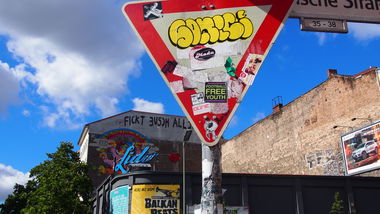 Graffiti Artwork in Berlin - Photo by Ihrefeld1 - Sonic