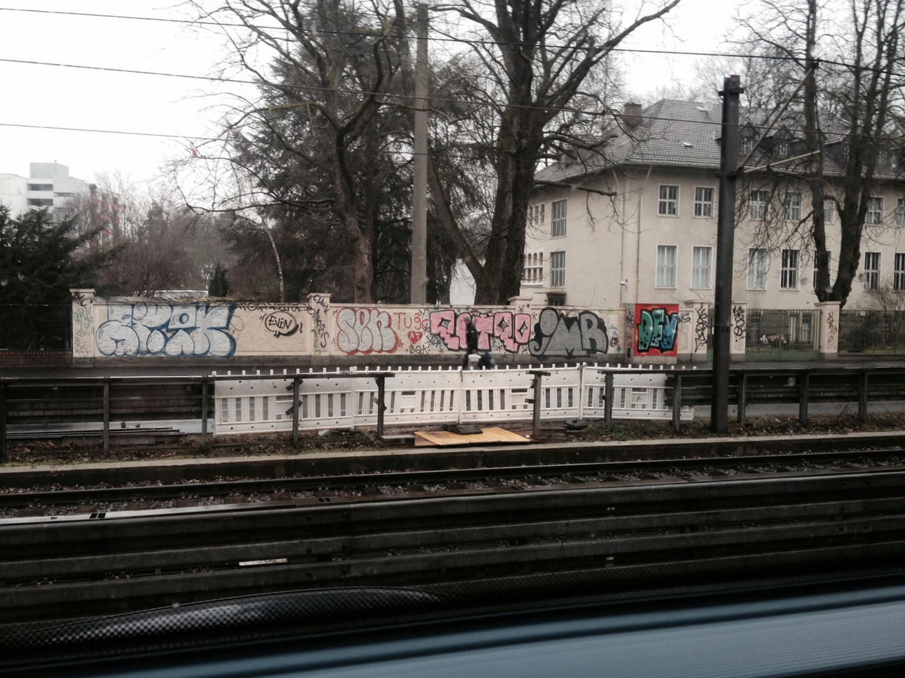 Graffiti Bombing in Köln - Photo by Ihrefeld1 - Zwik, Senil, Retro