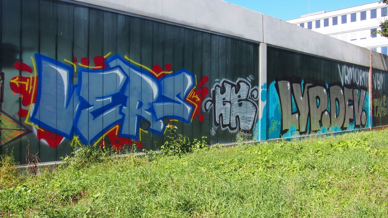 Graffiti Bombing in Köln - Photo by Ihrefeld1 - Vers, BB, LYP