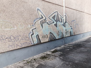 Graffiti Bombing in Köln - Photo by Ihrefeld1 - Zet (2003)